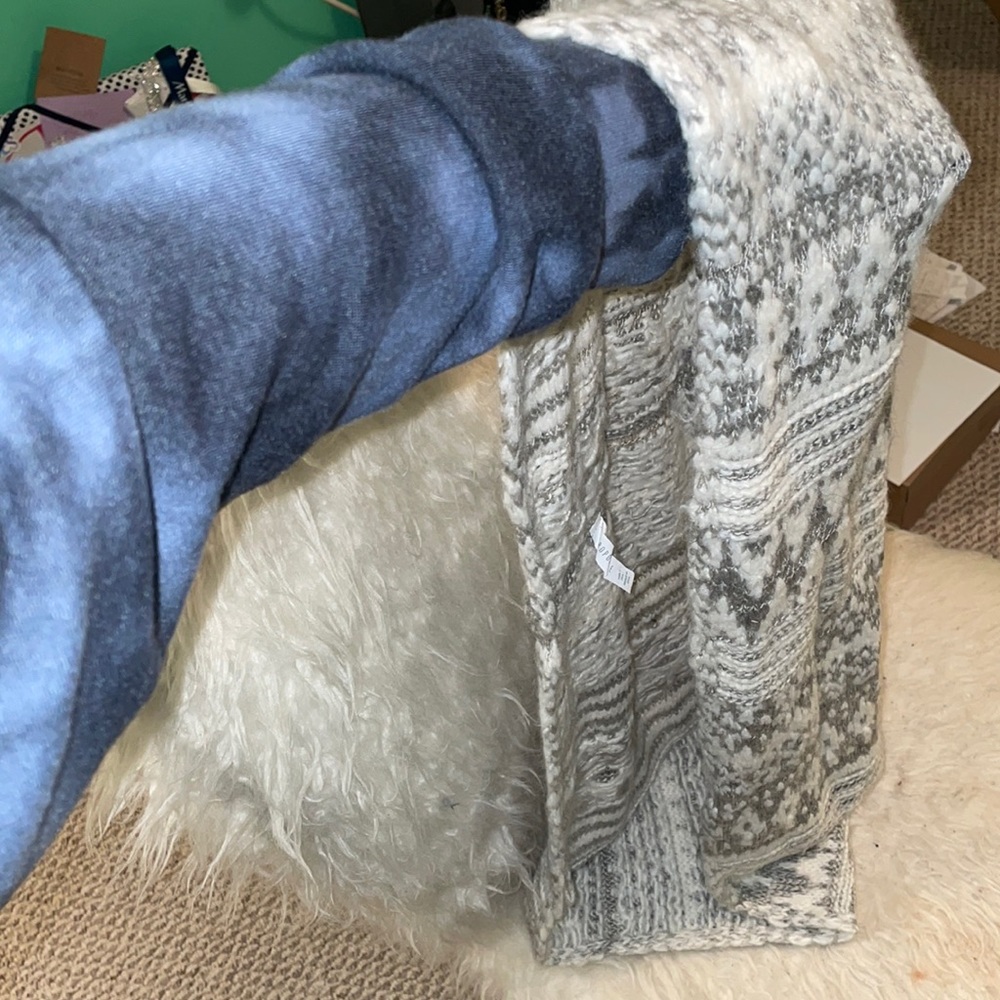 Scarf - Picture 3 of 3
